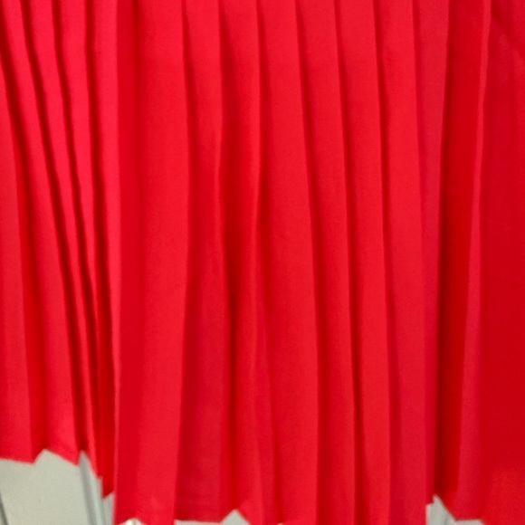 Fabletics Vibrant Pink Pleated Women's Skirt NWOT - Picture 2 of 6